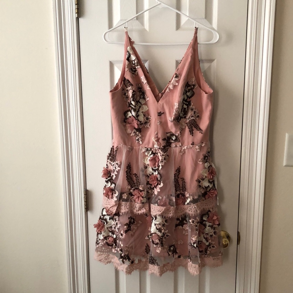 Dress The Population Nellie Floral Embroidered Lace Tiered Mini Dress size L - Picture 8 of 14